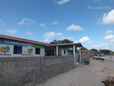 Fachada da Escola Isidório Veras