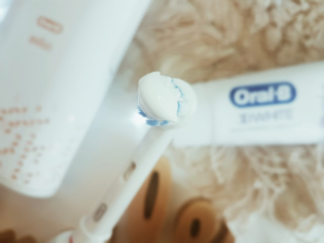 avis-dentifrice_oral-b-3d-white-whitening-therapy-brosse-a-dents-genius-9000n-rosegold-concours-mama-syca-beaute