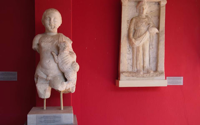 Divine symbols and adored pets in ancient Greece Divine symbols and adored pets in ancient Greece