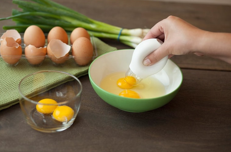 QUIRKY Egg Separator