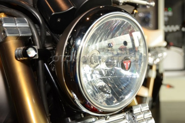 Triumph Bonneville фара led