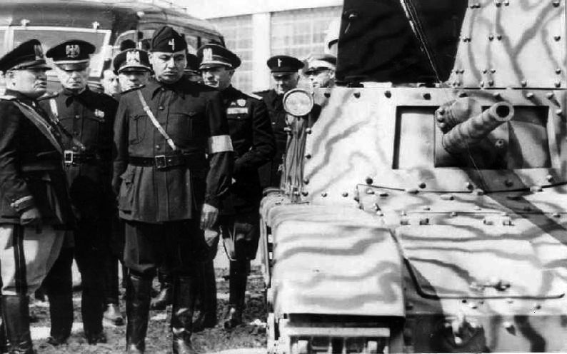Mussolini+M11-39.jpg