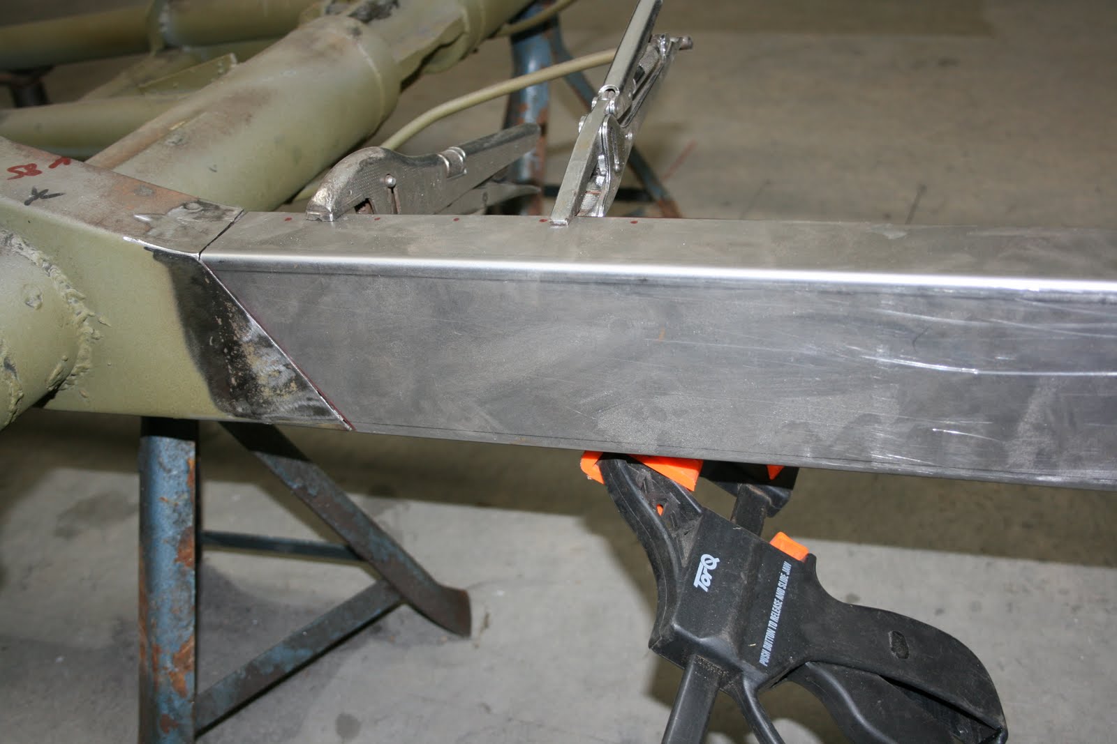 1952 Barn Door Restoration Welding The Chassis