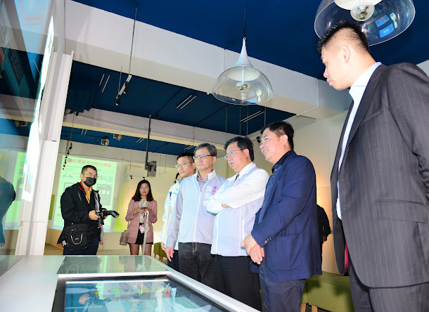 桃園市長鄭文燦20日參訪位於桃園環保科技園區的「中台資源科技股份有限公司」。 桃園市長鄭文燦20日參訪位於桃園環保科技園區的「中台資源科技股份有限公司」。