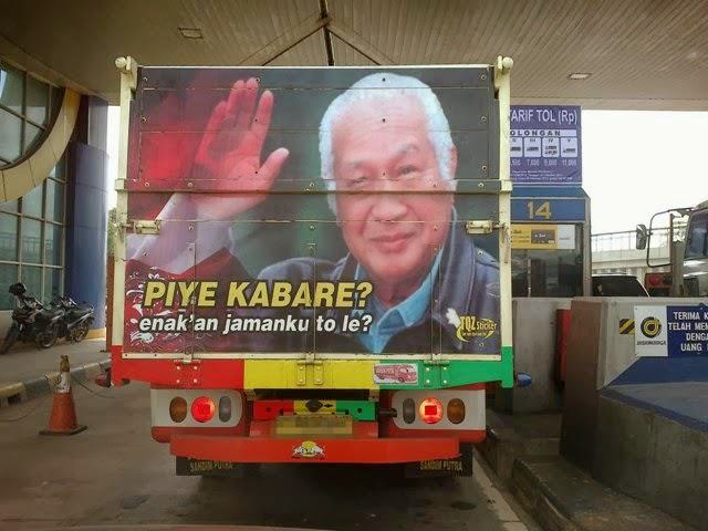 Kreatif, Gambar dan Tulisan Unik di Belakang Truk yang Bisa Bikin Kamu Ketawa Ketiwi Sendiri