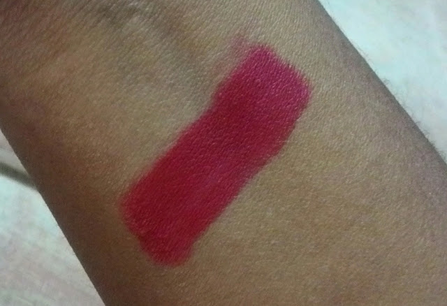 maybelline-lip-gradation-in-red1-review-swatches maybelline-lip-gradation-in-red1-review-swatches
