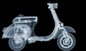 06-Vespa-Nick-Veasey-X-ray-Images-Mechanical-Musical-www-designstack-co