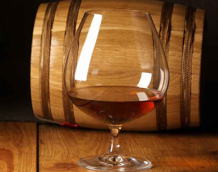 ORIGEN Y CLASES DE BRANDY Super Camarero