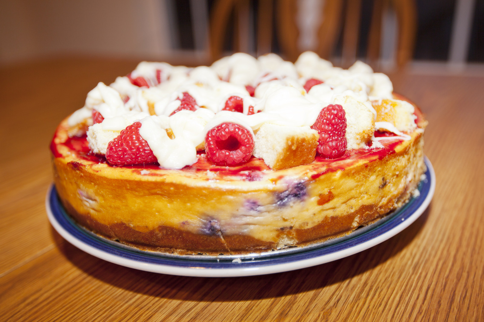 Twinkle Thomas Food Magazine: WHITE CHOCOLATE RASPBERRY CHEESECAKE