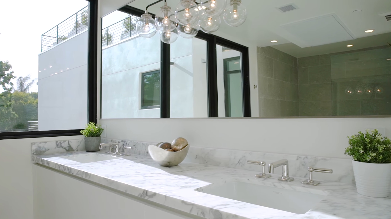 17 Photos vs. 812 Huntley Dr #102, West Hollywood, CA Home Interior Design Tour