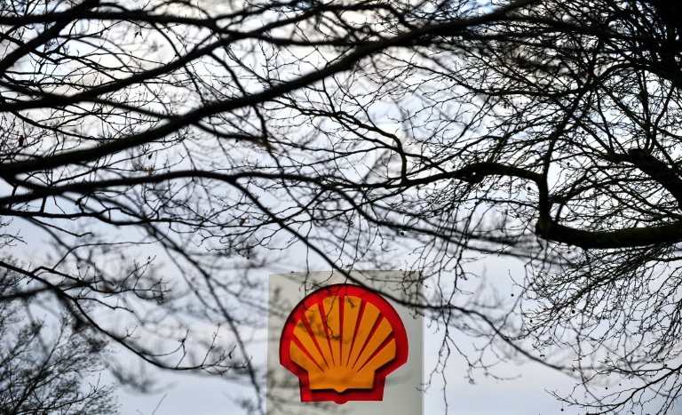 Shell Sells Part Of North Sea Assets For $3.8bn Royal Dutch Shell is to sell its entire holdings in nine oil fields in the North Sea to oil firm Chrysaor