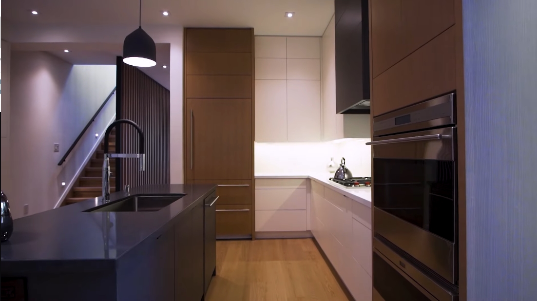 40 Interior Design Photos vs. 10 Second St, Toronto Luxury Home Tour