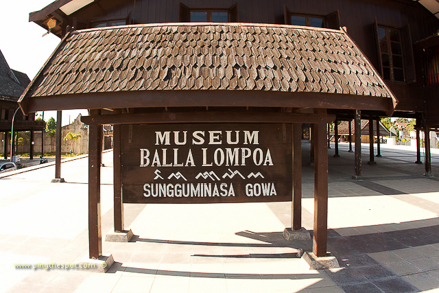 Museum Balla Lompoa - Rumah dan Benda Bersejarah Kerajaan Gowa