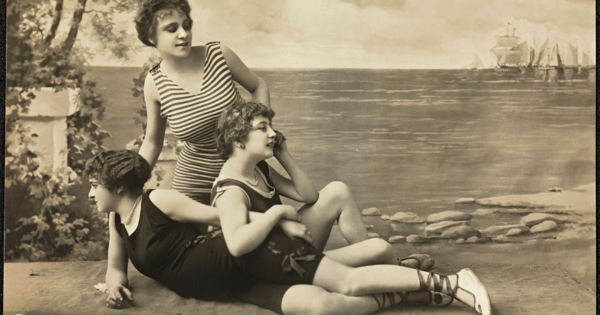 1920s style swimsuit