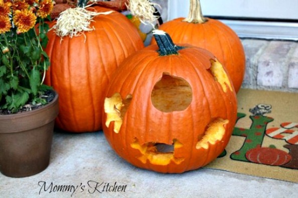 Cookie Cutter Jack O Lantern {Easy Pumpkin Carving} — Mommy's Kitchen