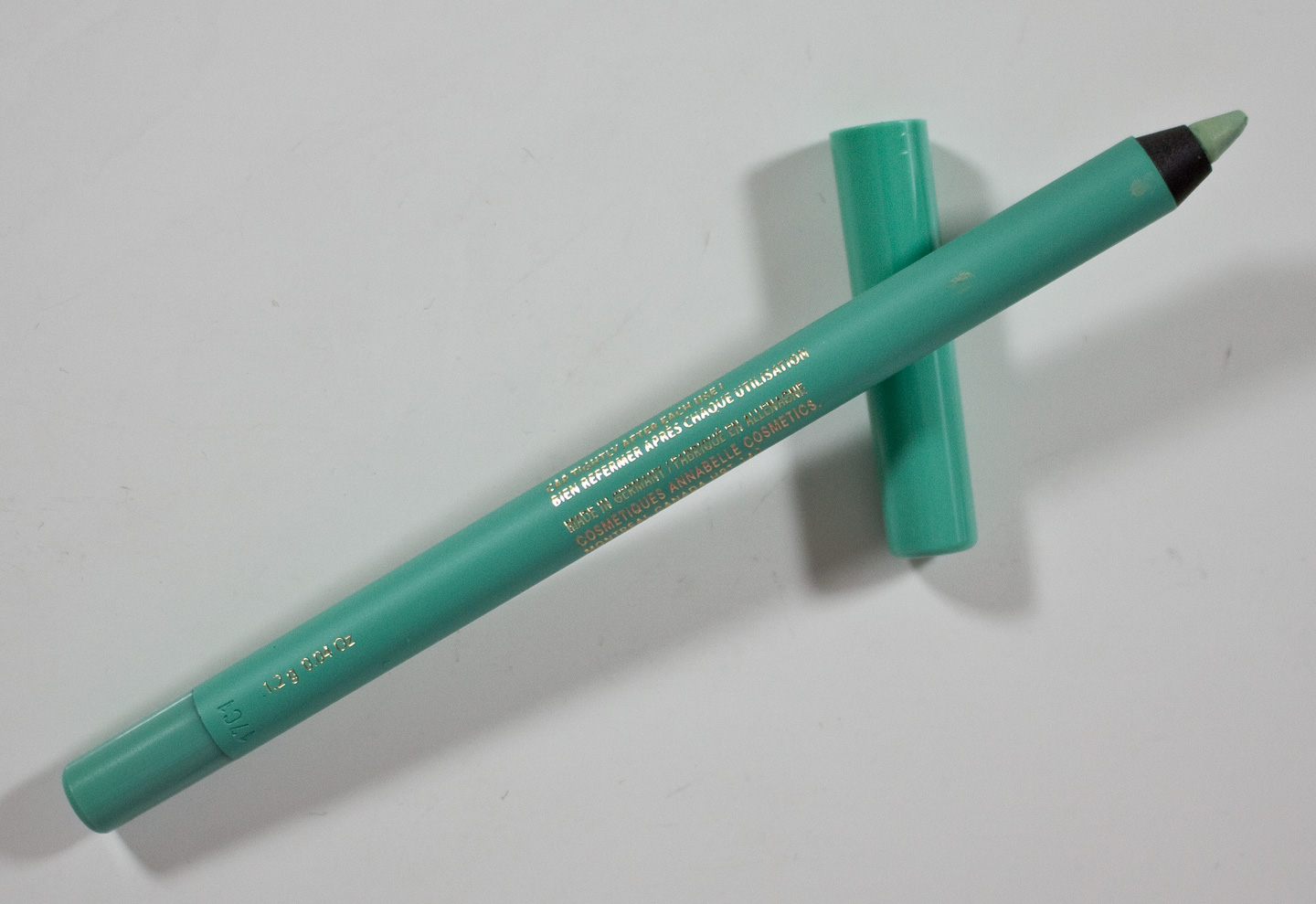 WARPAINT and Unicorns Annabelle Waterline Matte & Luminous Kohl