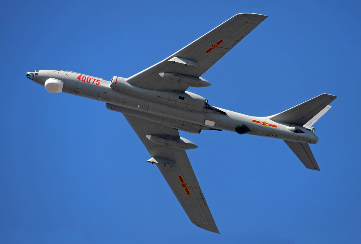 Xian h-6k strategic bomber. Ввс кнр xian h-6. Китайский бомбардировщик h-6n. N 6 h. Xian h-6k strategic bomber.