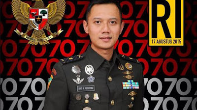 Biografi Agus Harimurti Yudhoyono Biografi Agus Harimurti Yudhoyono Biodata Lahir: 10 Agustus 1978 Bandung, Jawa Barat Pengabdian: Indonesia Dinas/cabang: TNI Angkatan Darat Lama dinas: 2000–sekarang Pangkat: Mayor Kesatuan: Infanteri, Kostrad Penghargaan: Adhi Makayasa - Tri Sakti Wiratama 2000 Istri: Annisa Pohan Anak: Almira Tunggadewi Yudhoyono Relasi: Susilo Bambang Yudhoyono (Ayah), Kristiani Herawati (Ibu), Edhie Baskoro Yudhoyono (Saudara) Biografi Masa kecil Agus pernah ber sekolah dasar di Timor-timor selama 2 tahun dikarenakan mengikuti tugas sang Ayah yang bertugas di wilayah Timor-timor. Setelah 2 tahun lebih di Timor-timor, Agus pindah ke Jakarta melanjutkan pendidikannya. Pada tahun 1990 Agus pindah ke Amerika Serikat mengikuti Ayahnya yang ditugaskan untuk bertugas sebagai siswa di Sekolah Komando Fort Leavenfort Amerika Serikat. Nama calon gubernur DKI periode 2017 memang sangat ramai di penuhi bintang politik kelas atas dan tokoh populer nasional dan salah satu diantaranya Mayor Inf. TNI Agus Harimurti Yudhoyono, M.Sc., MPA., M.A. yang di pasangkan dengan Prof.silviana murni sebagai calon wakil gubernur dan juga Anies Baswedan yang berpasangan dengan Sandiaga Uno dan juga calon Petahan Ahok?basuki Cahaya Purnama Agus (lahir di Bandung, Jawa Barat, 10 Agustus 1978; umur 38 tahun) adalah anak pertama dari Susilo Bambang Yudhoyono dan Kristiani