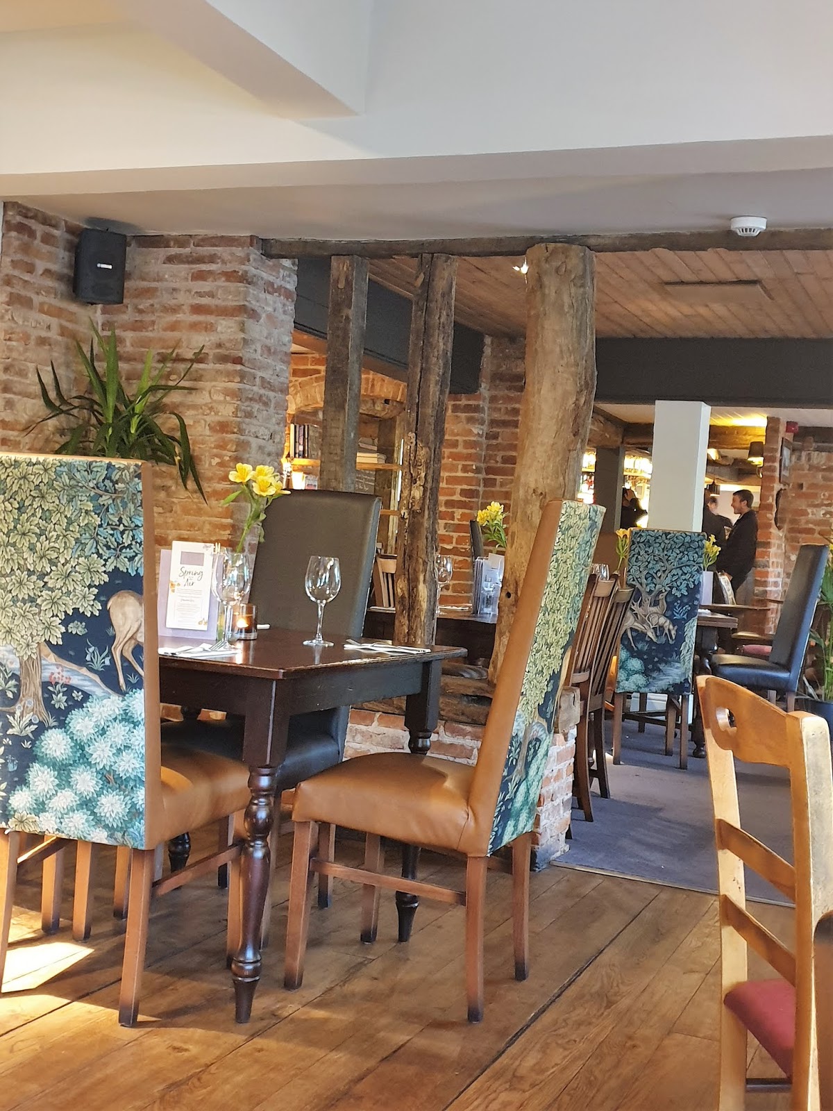 AD REVIEW THE LITTLE OWL SOLIHULL PRETTY YOUNG THING