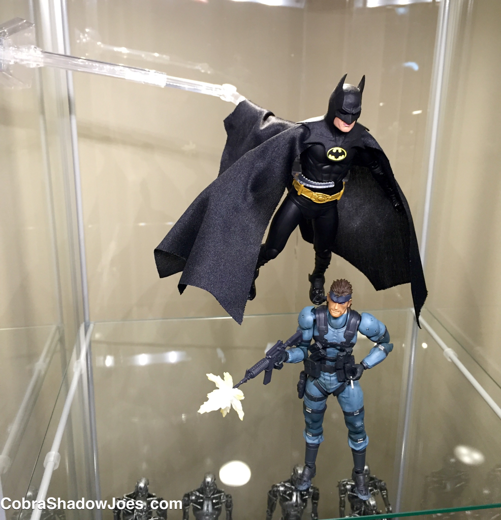 neca dynamic figure stand