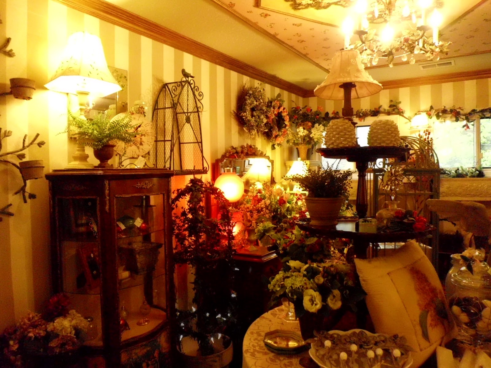 Livin' In The Green: Vintage Tea Room Fun
