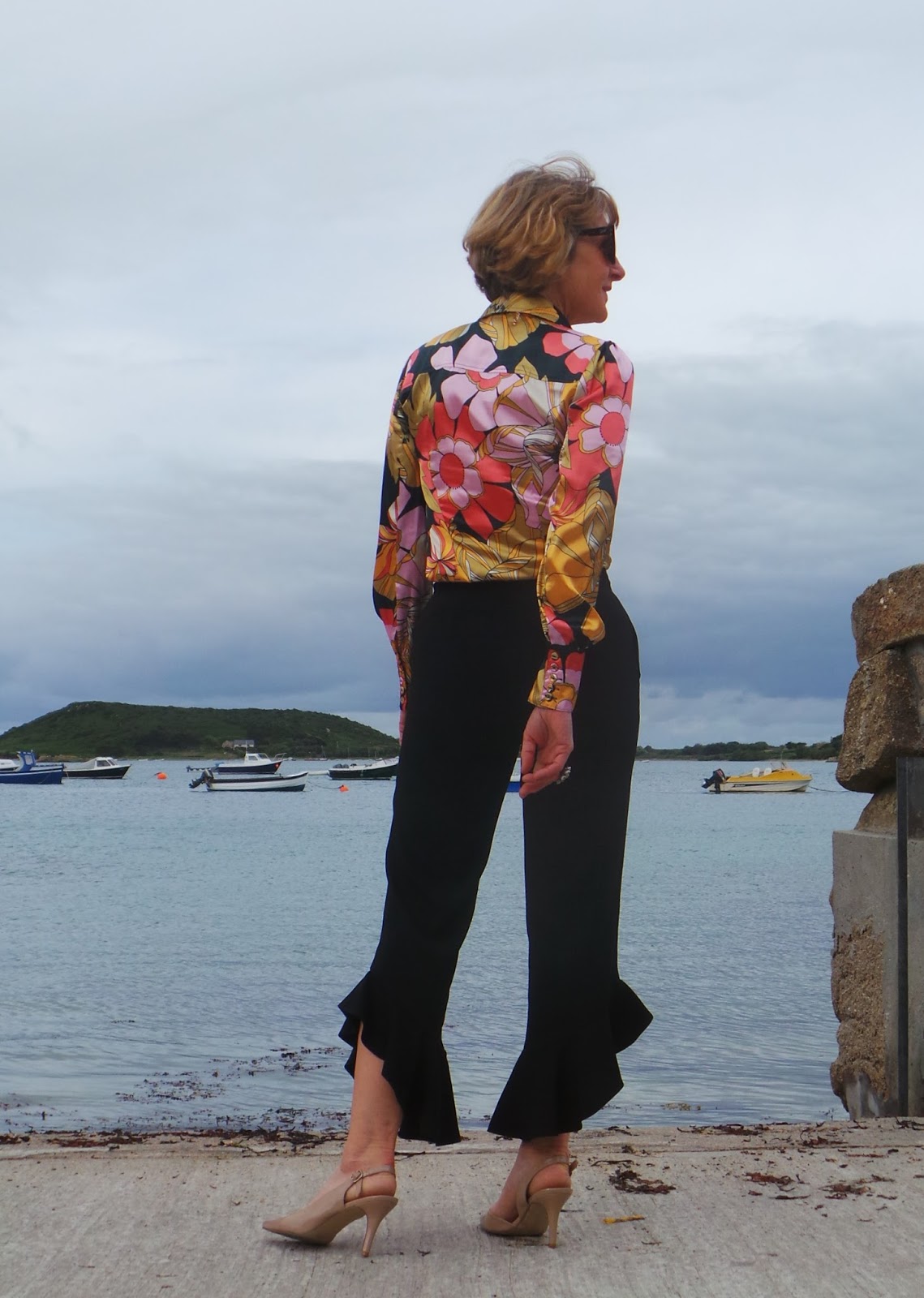 Black trouser challenge 5 | Anna's Island Style