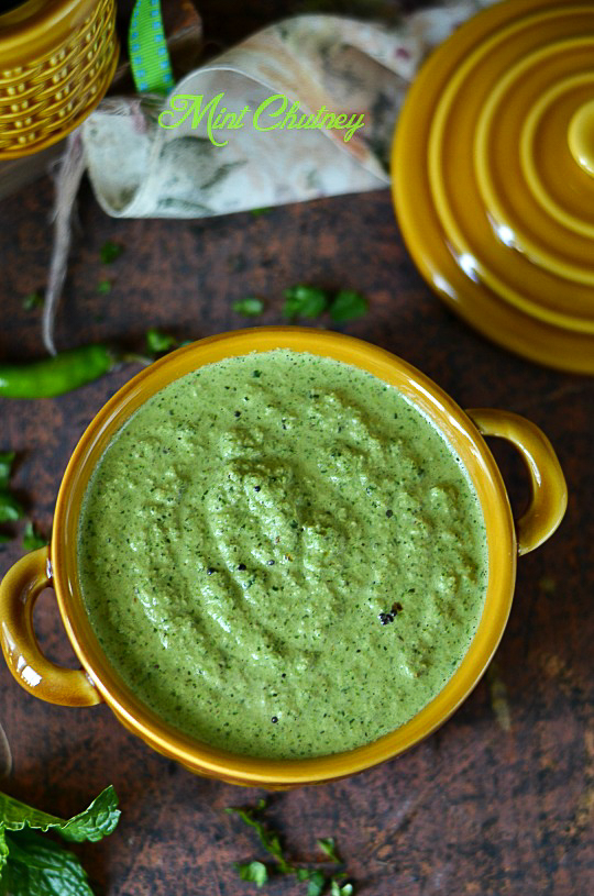 Mint Chutney/Pudina Chutney with Coconut Nalini'sKitchen