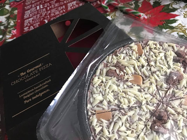 find-me-a-gift-chocolate-pizza