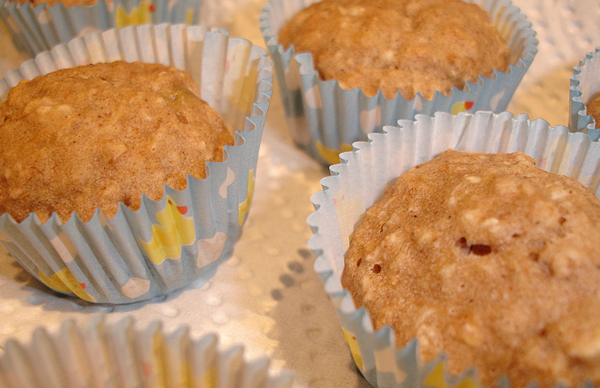 Bilde Av Ingredienser Som Trengs For Bananmuffins Med Havregryn Oppskrift.