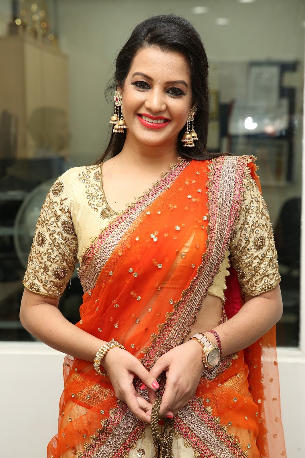 Beauty Galore HD : Diksha Panth Hot Stills In Half Saree At Big Bazaar ...