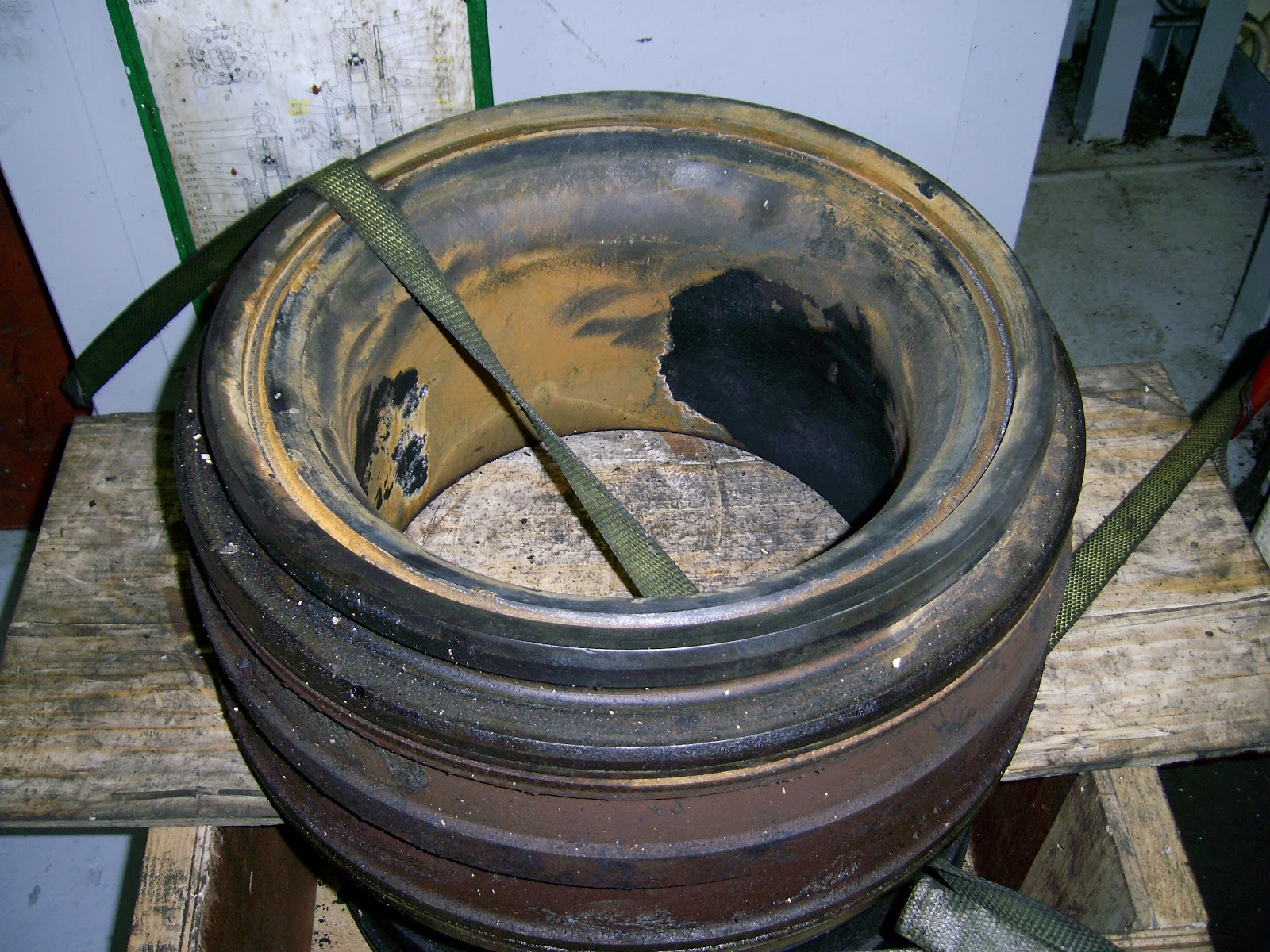 EXHAUST VALVE DEFECTS