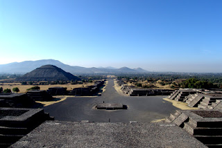 Vista de calzada de los muertos Teotihuacan