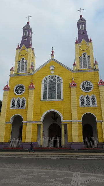 chiesa-giallo-viola