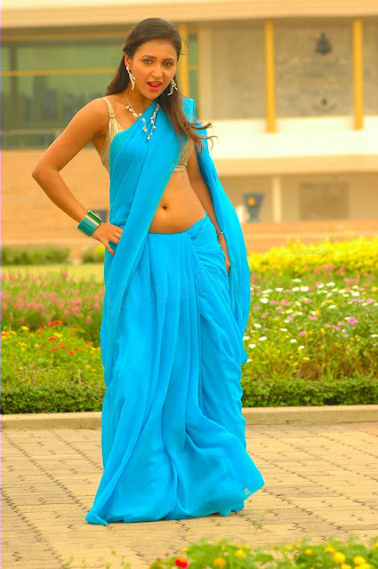 Actress Sarayu Saree below navel show photos