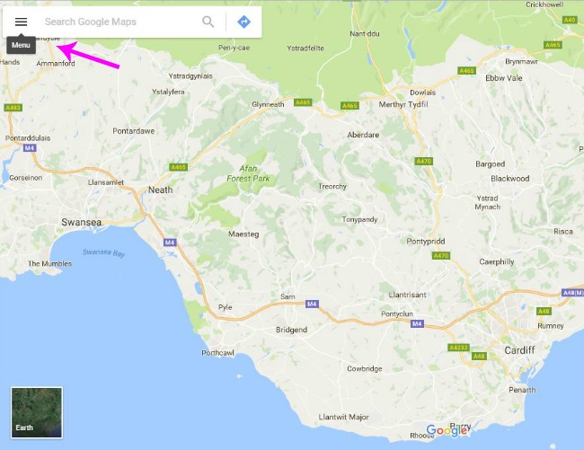 How-to-personalise-and-embed-google-maps-to-your-blog-arrow-pointing-at-menu