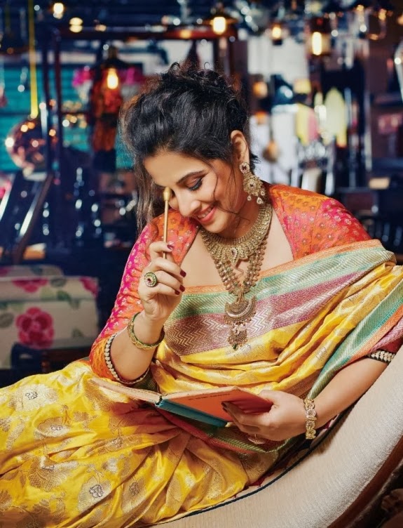 Vidya Balan PhotoShoot In Red Designer Saree