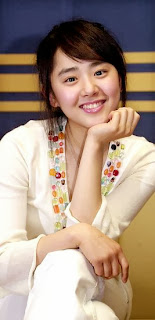 Moon Geun Young smile