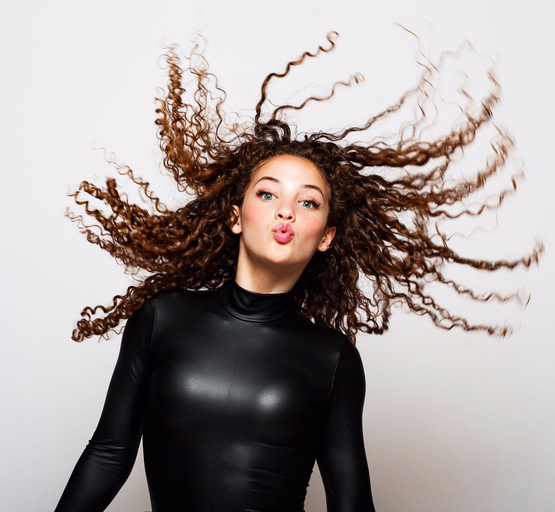 Sexiest Gymnast Sofie Dossi Full Hd Hottest Top 50 Wallpapers And Photos Top 10 Ranker