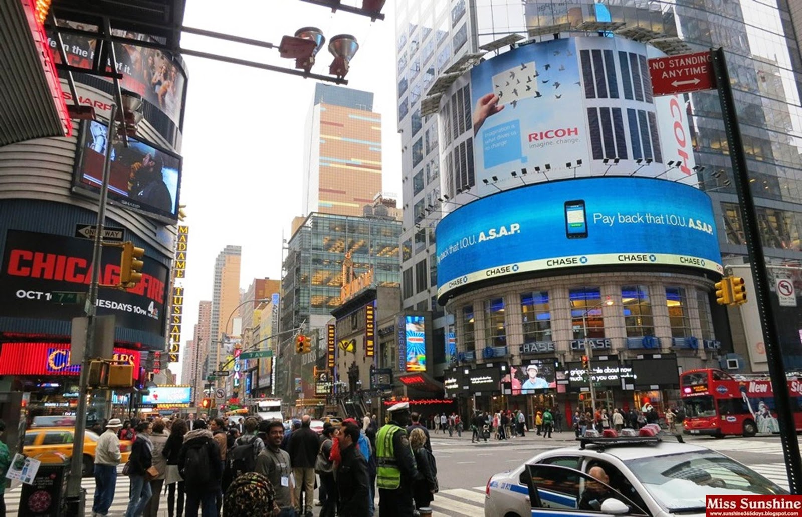 Sunshine Kelly Beauty . Fashion . Lifestyle . Travel . Fitness Strolling and Shopping in