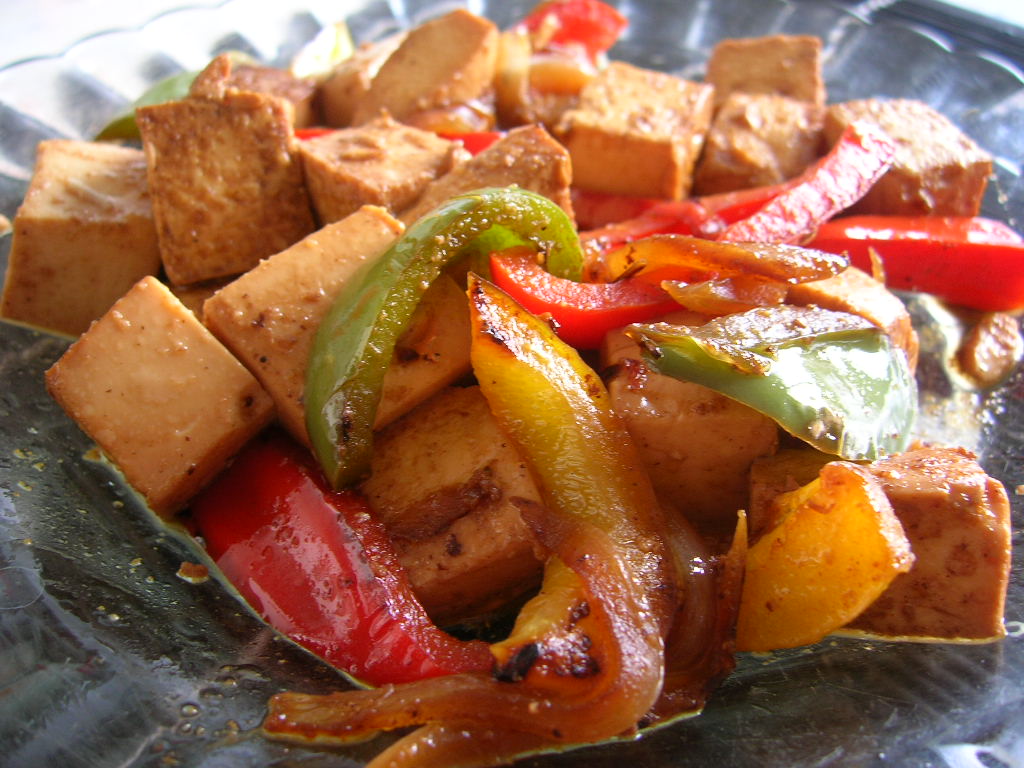 VEGGIELIGHT Tofu salteado con pimientos