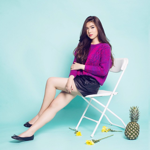 Foto Seksi Isyana Sarasvati Bergaya Natural - Cantik Sexy Hot