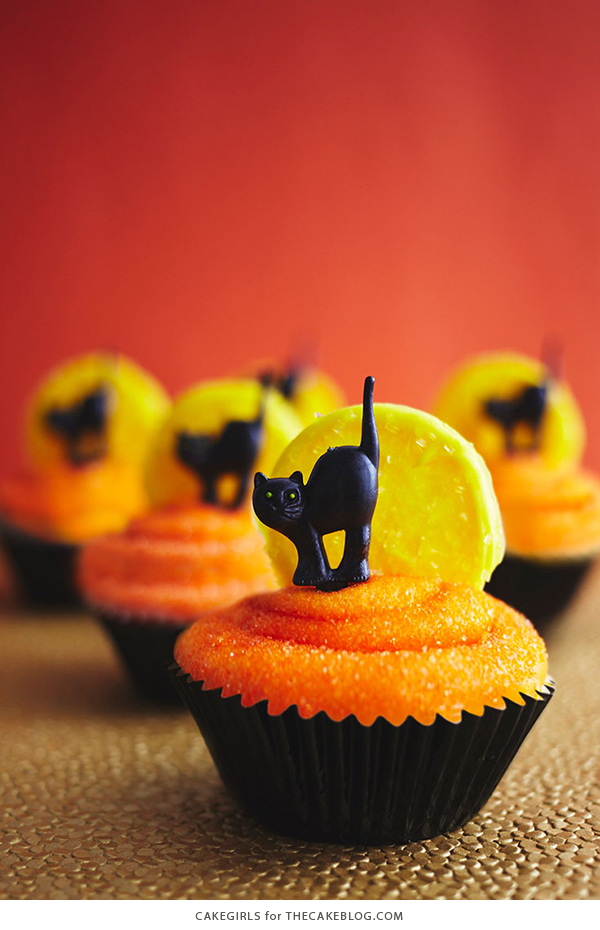 Halloween and desserts go hand-in-hand. So dress your desserts up to this Halloween. Check out these 21+ Best Halloween Inspired cupcakes for spooky Halloween. | delicious halloween desserts | scary desserts halloween | halloween sweets desserts | fun halloween desserts | best halloween desserts #desserts #cupcakes #sweets