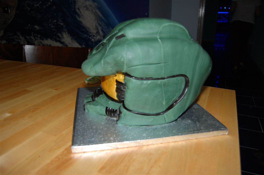 The Green I Signs Blog: Halo4 Halo 4 Master Chief helmet birthday cake ...