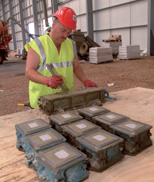 How to cast concrete cubes?