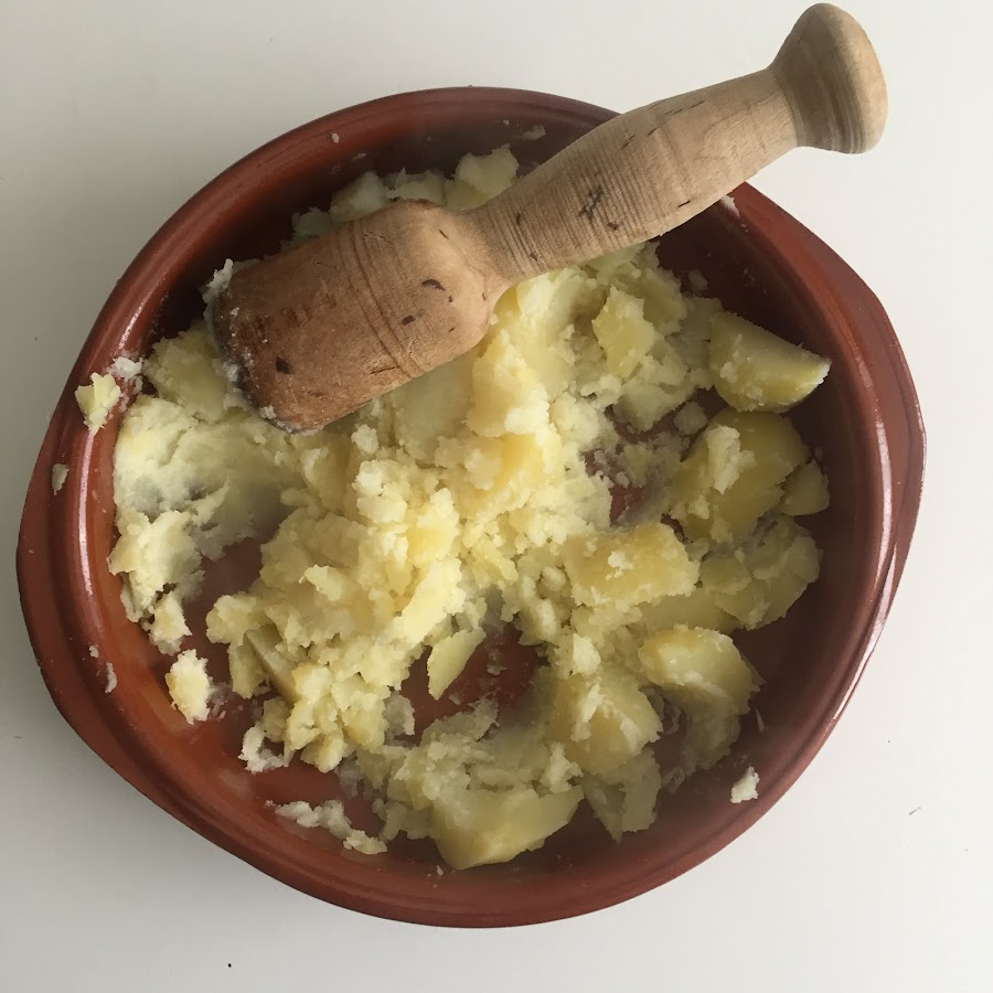 Atascaburras manchego o ajoarriero de bacalao