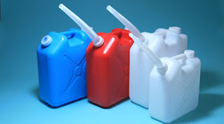 Plastic fuel containers