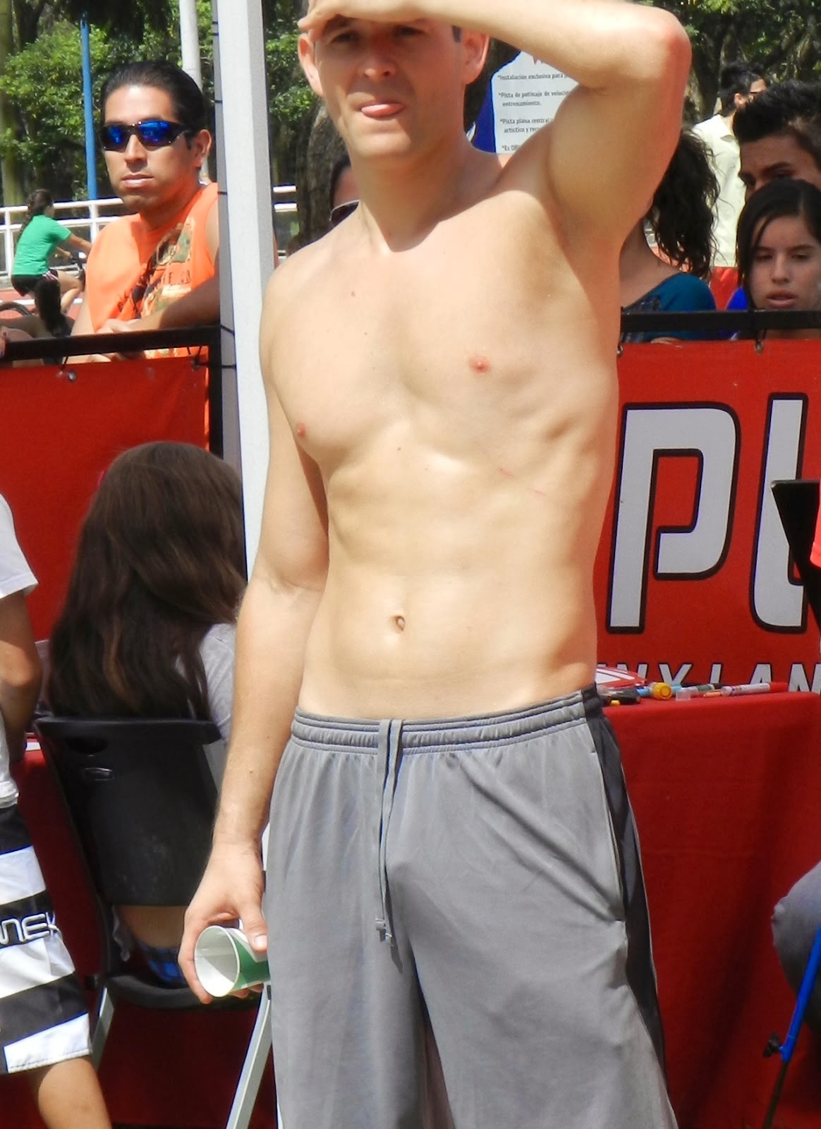 Super Macho : Machos Sem Cueca Mostrando seus Volumes