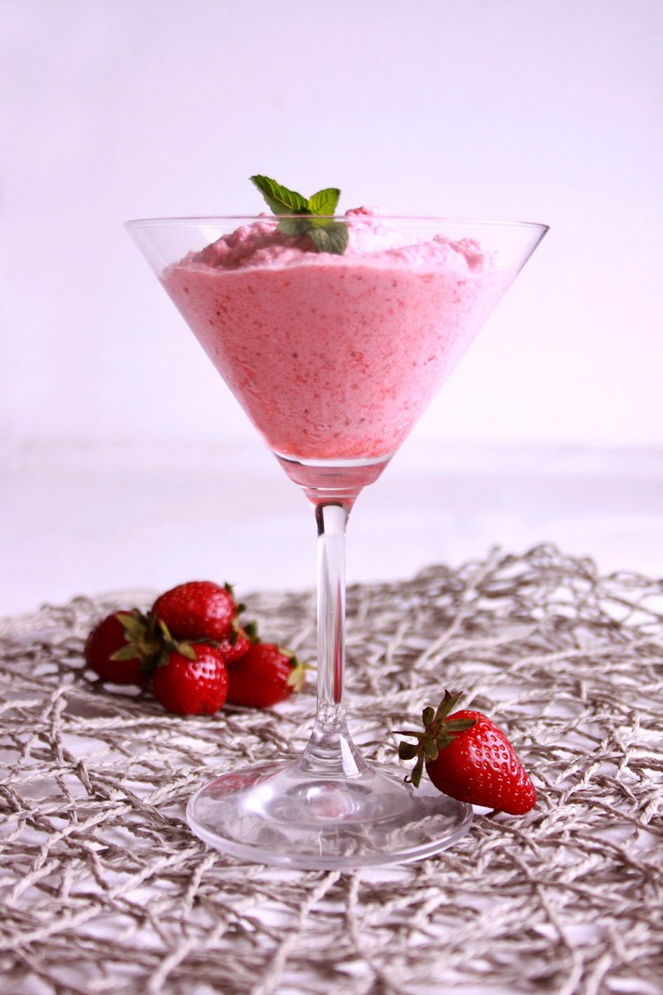 LekkerBek Strawberry Snow Recipe
