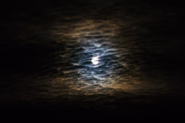 darkness blue moon pimeys kuu