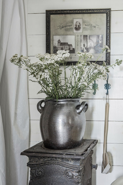 Scandinavian Rustic in a 16th century house